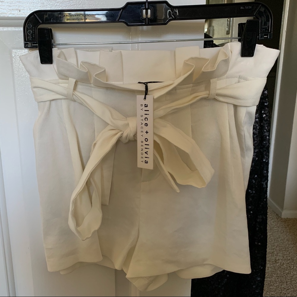 New W/ Tags Alice + Olivia shorts - tie bag style